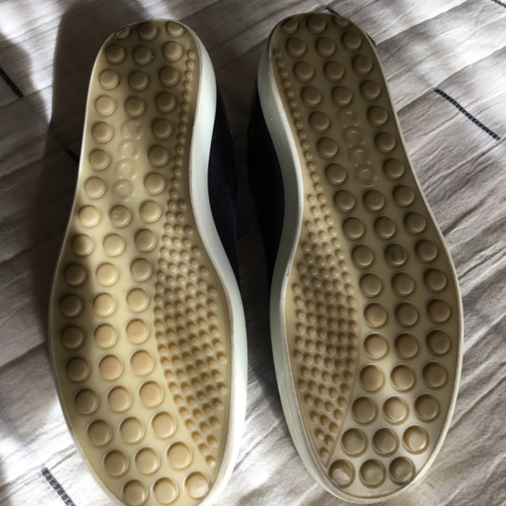 Sneakers - Picture 4 of 9